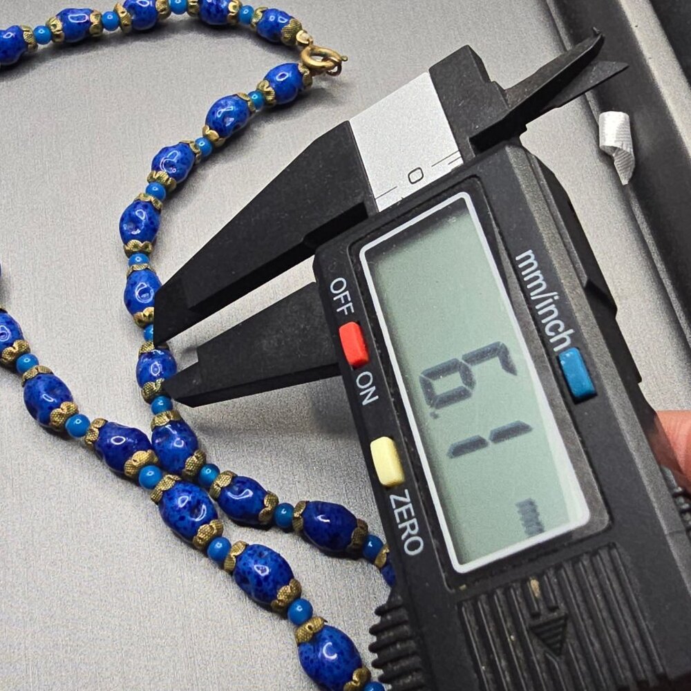 VTG Czech ‘Lapis’ Art Glass Necklace 26" Graduated Nugget Beads Brass Caps 1950s - Picture 10 of 12
